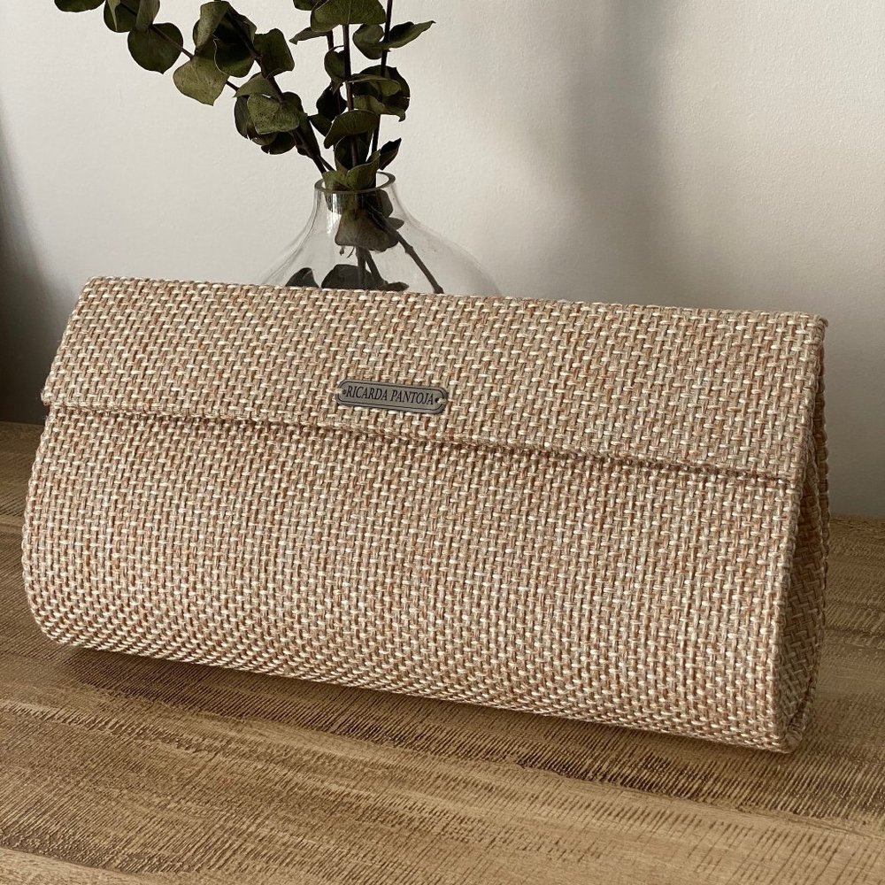 CREAM CLUTCH